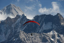 guiding hymalaya paragliding 